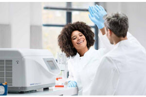 Centrifuger rapidement et confortablement avec la nouvelle centrifugeuse 5910 Ri d’Eppendorf